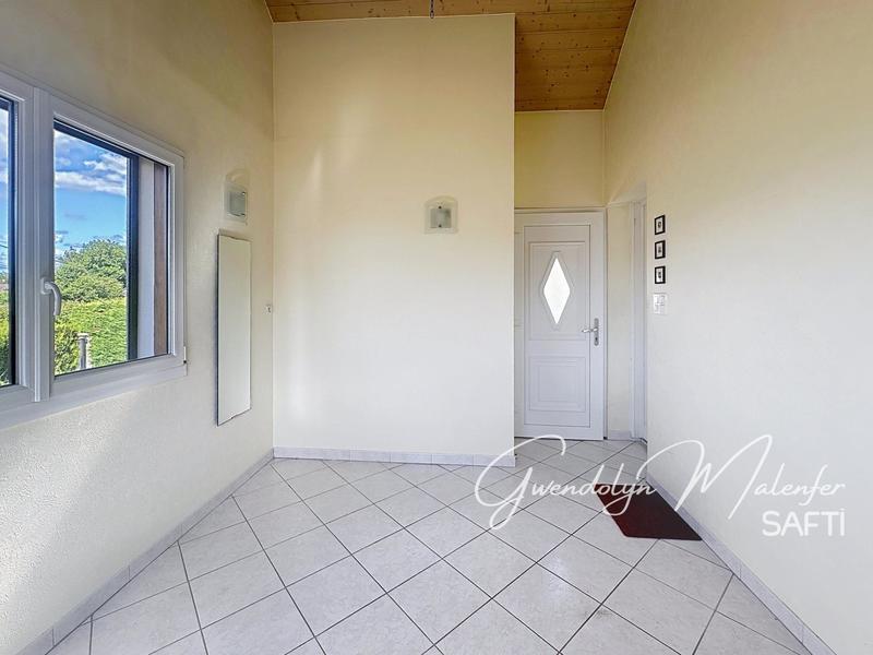 Maison - 121 m² - 8 pièces