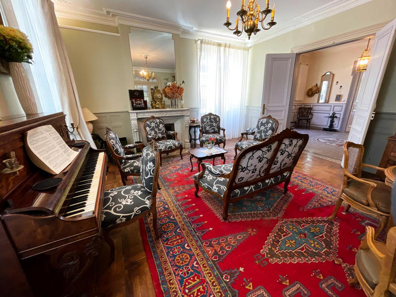 Maison de village - 467 m² - 24 pièces