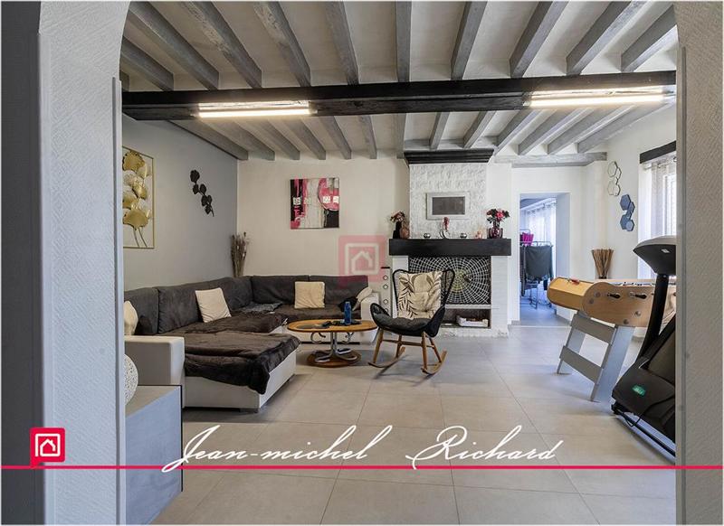 Maison - 210 m² - 8 pièces