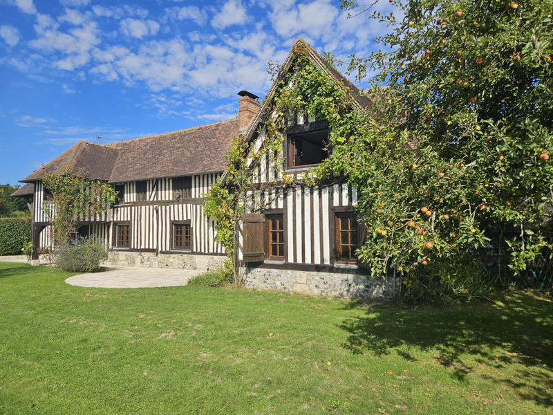 Maison - 260 m² - 8 pièces