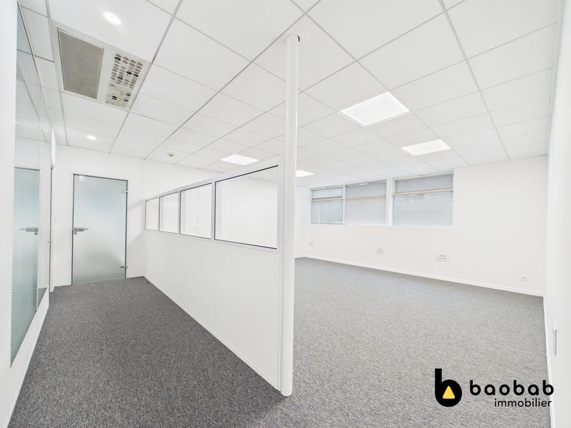 Bureau - 251 m²