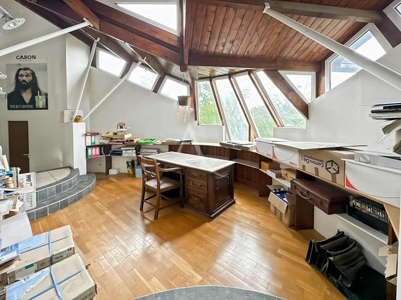 Maison - 320 m² - 12 pièces