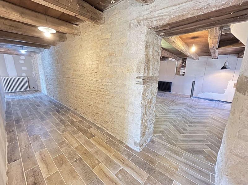 Maison traditionnelle - 220 m² - 10 pièces