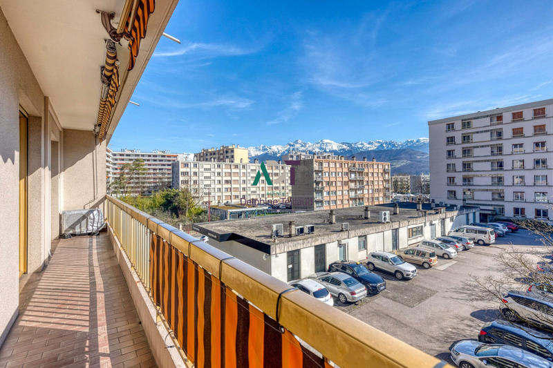 Appartement - 96 m² - 4 pièces