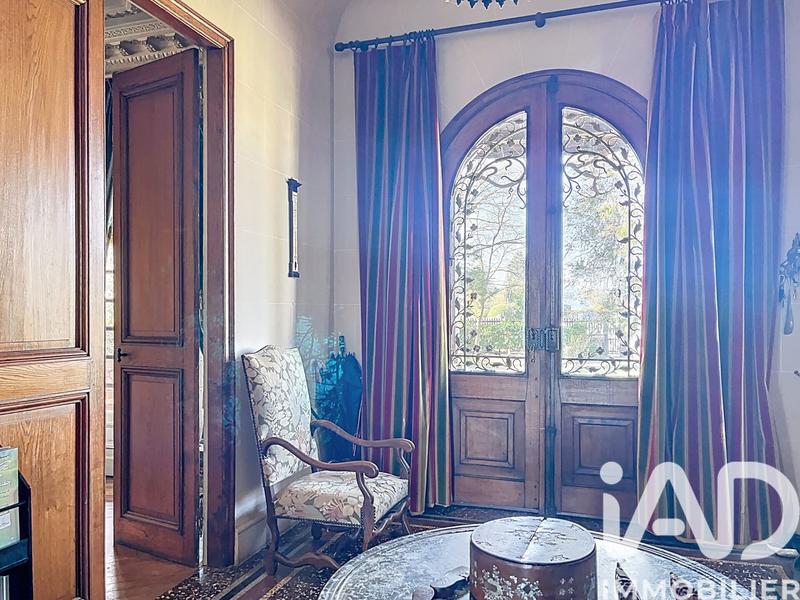 Maison - 453 m² - 12 pièces