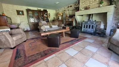 Maison en pierre - 235 m² - 5 pièces