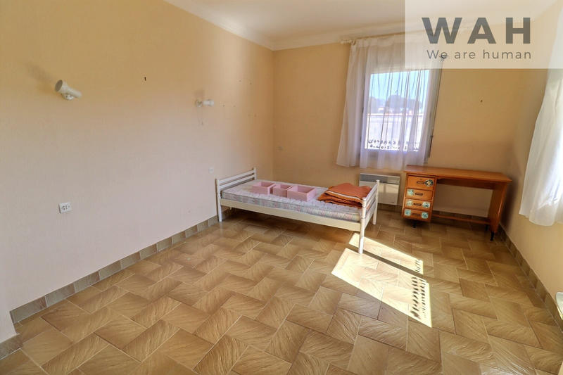 Villa - 241 m² - 10 pièces