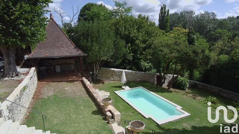 Maison - 237 m² - 7 pièces