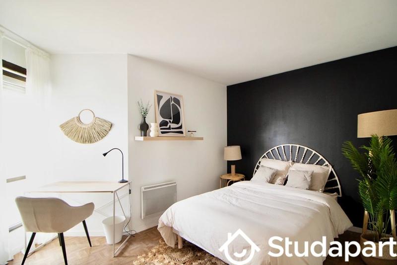 Chambre - 13 m² - 1 pièce