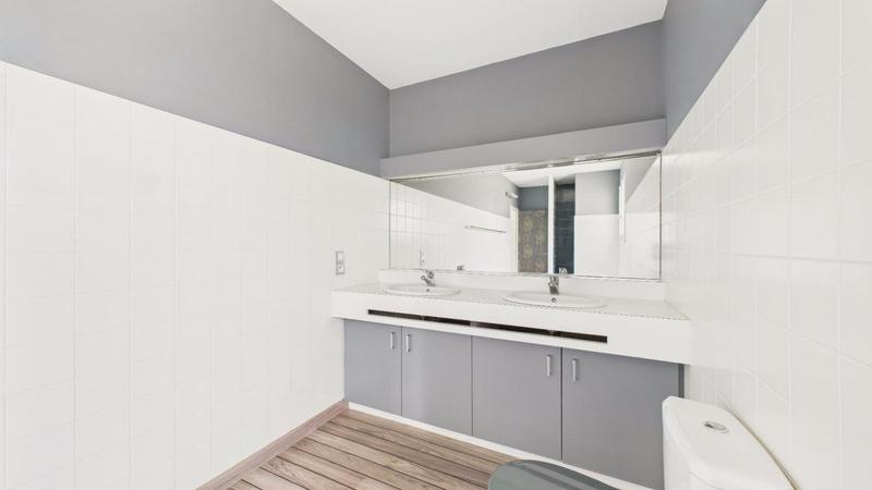 Maison - 180 m² - 6 pièces