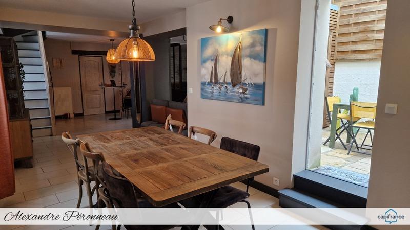 Maison - 224 m² - 8 pièces