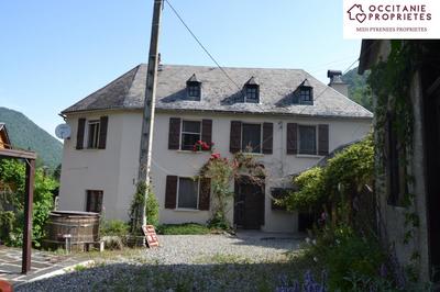 Propriété - 200 m² - 9 pièces