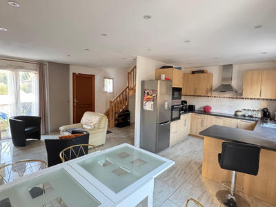 Maison - 121 m² - 6 pièces