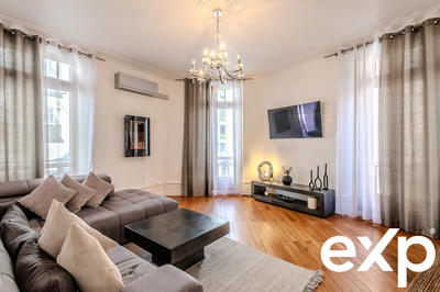 Appartement - 82 m² - 3 pièces