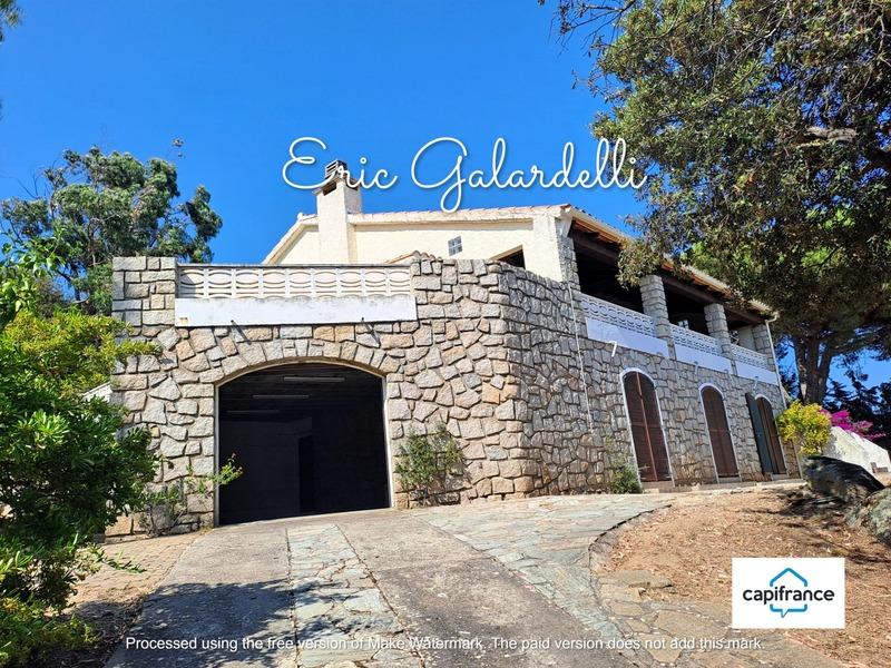 Maison - 328 m² - 12 pièces