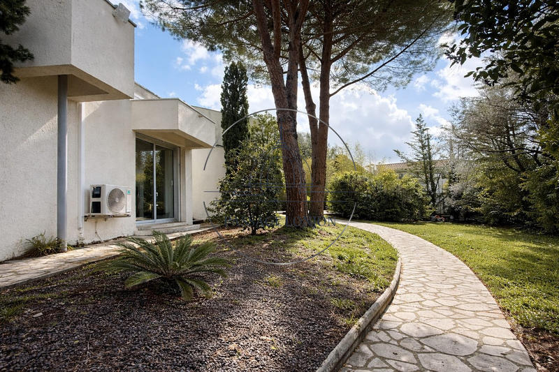Villa - 180 m² - 5 pièces