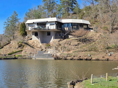 Propriété - 178 m² - 6 pièces