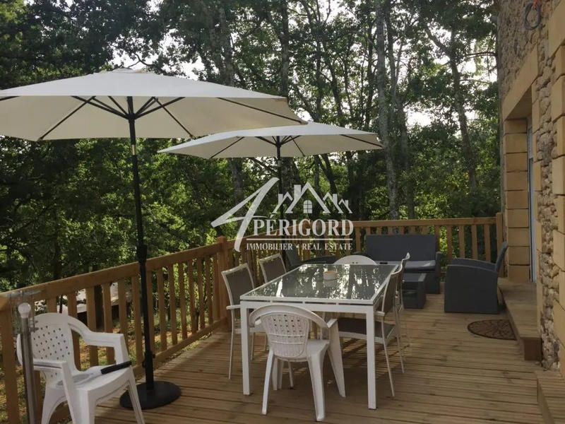 Maison - 555 m² - 16 pièces