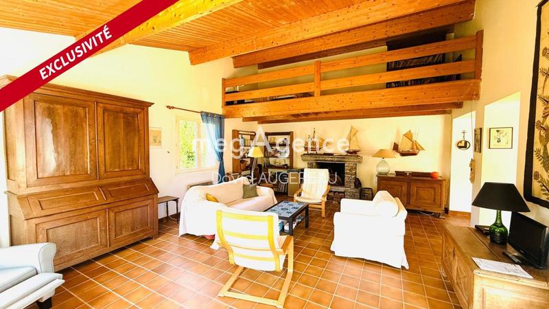 Maison traditionnelle - 151 m² - 5 pièces