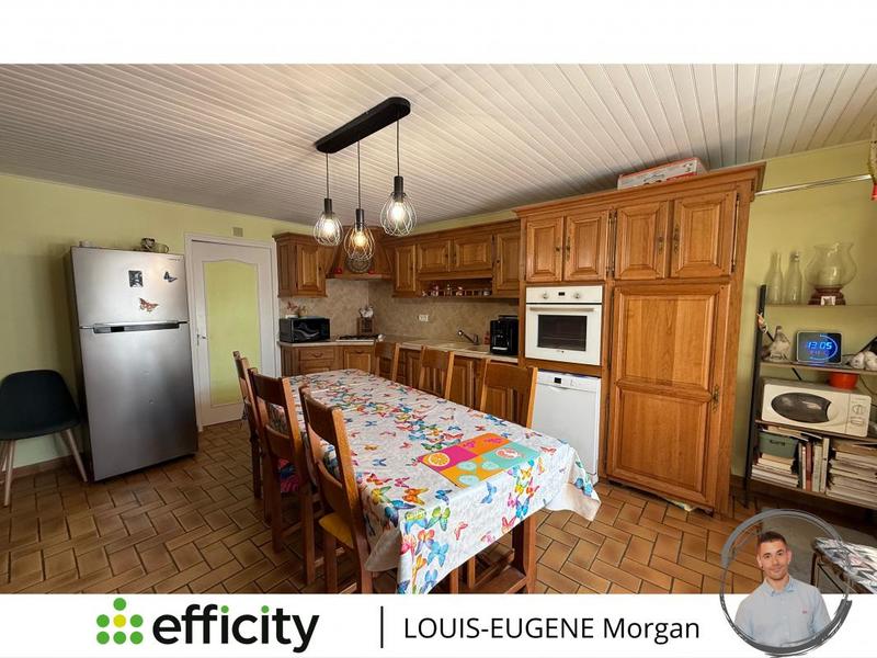 Corps de ferme - 1 376 m² - 5 pièces