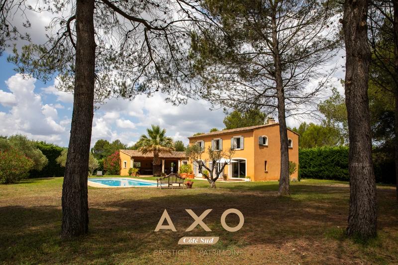 Maison - 224 m² - 7 pièces