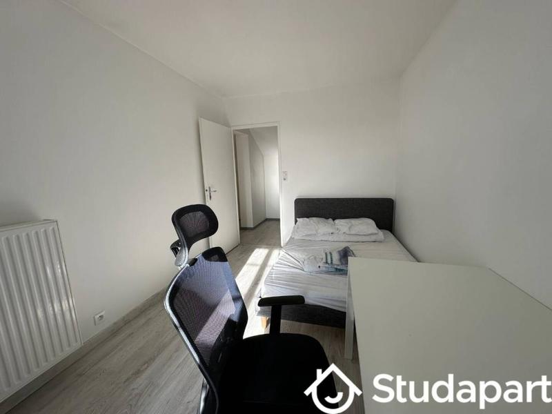 Chambre - 15 m² - 1 pièce