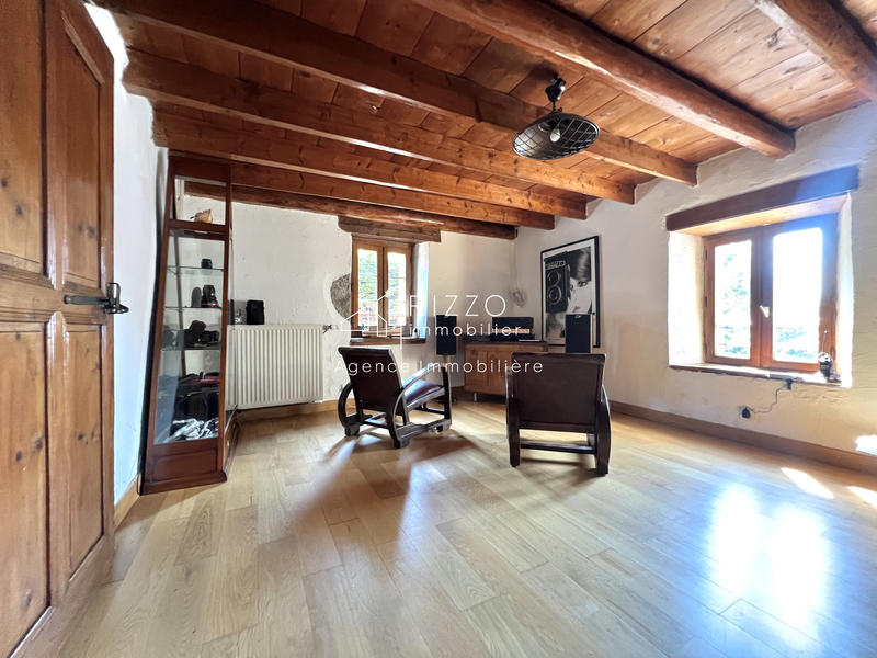 Maison - 180 m² - 7 pièces