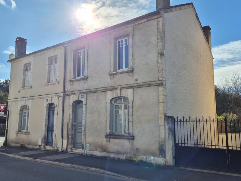 Maison - 90 m² - 5 pièces