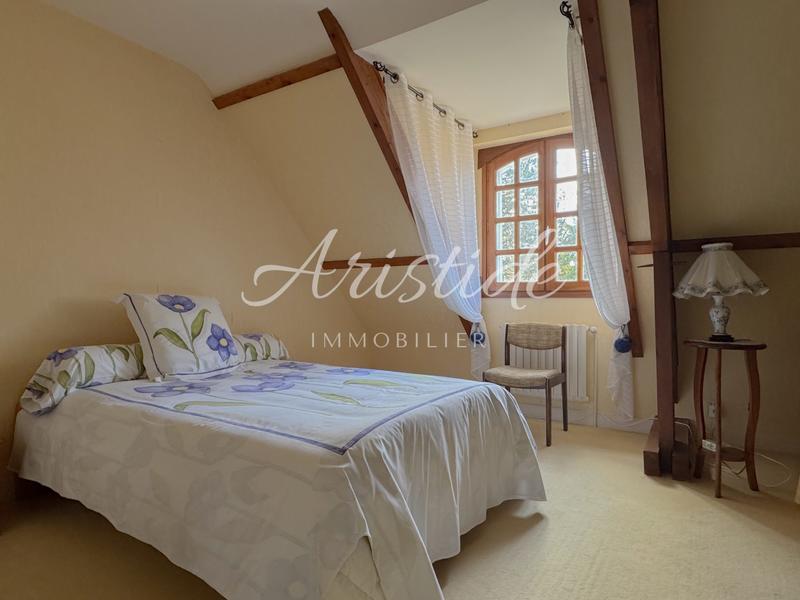 Maison ancienne - 253 m² - 8 pièces