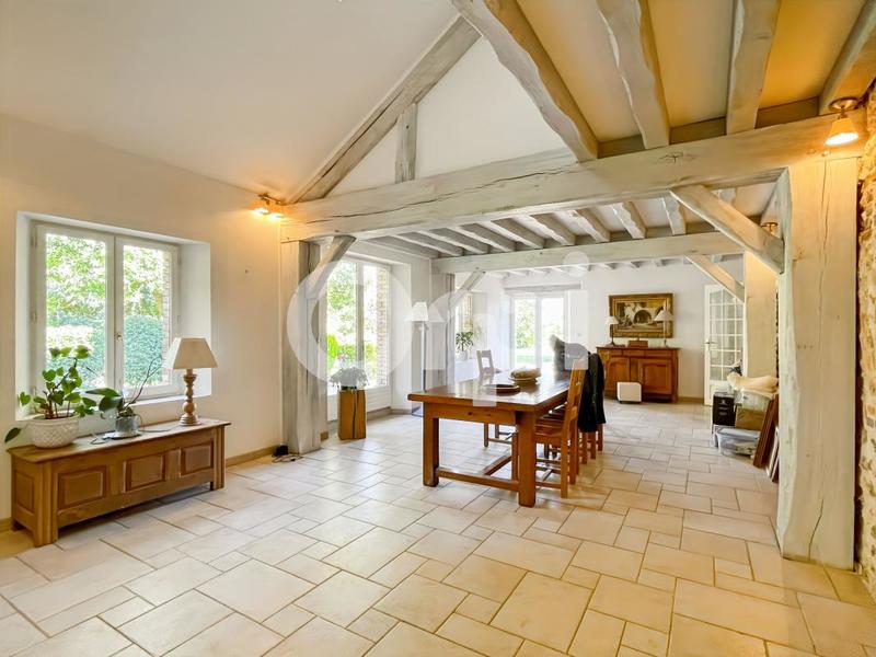 Maison - 230 m² - 7 pièces