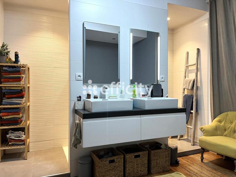 Maison de ville - 267 m² - 8 pièces