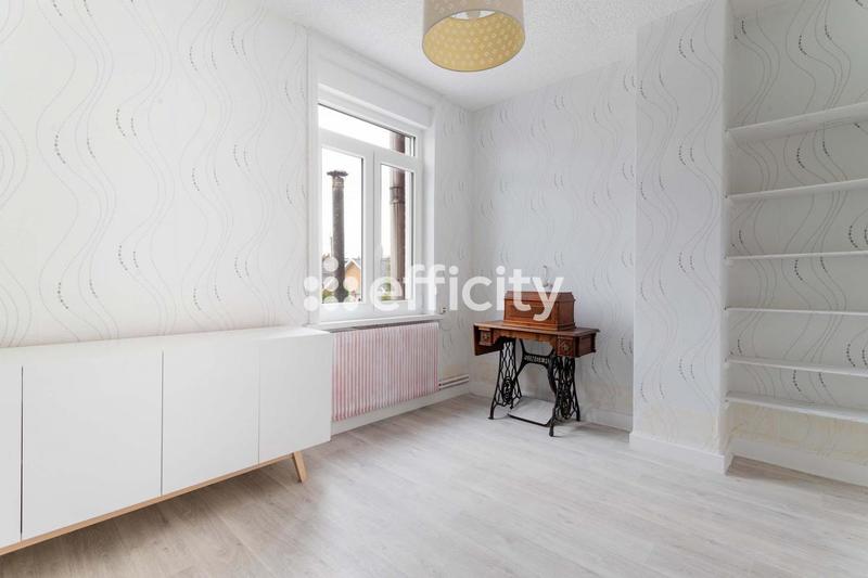 Maison - 95 m² - 5 pièces