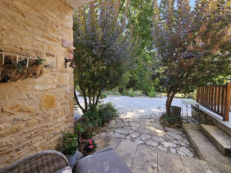 Maison traditionnelle - 158 m² - 9 pièces