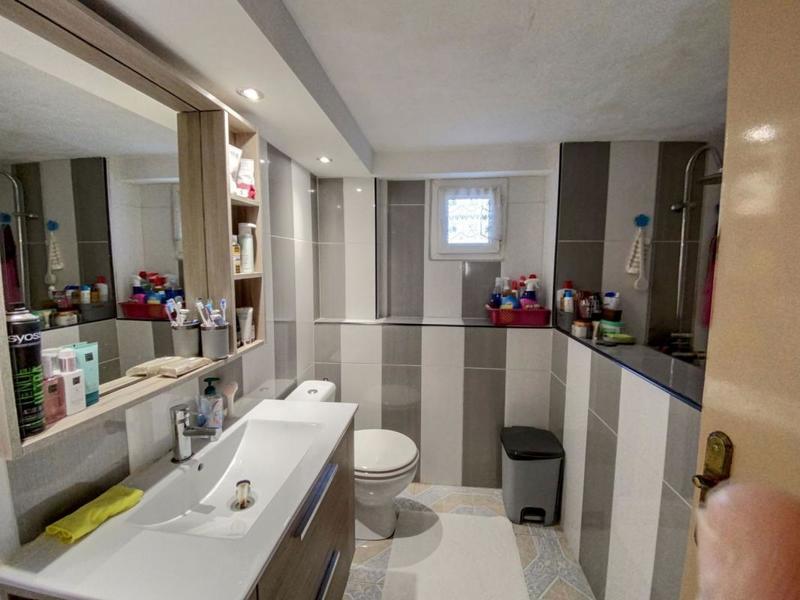 Propriété - 220 m² - 8 pièces