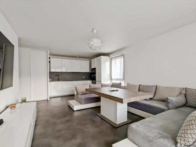 Appartement - 80 m² - 4 pièces