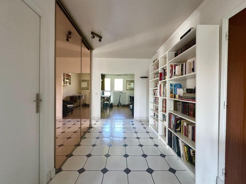 Appartement - 94 m² - 5 pièces