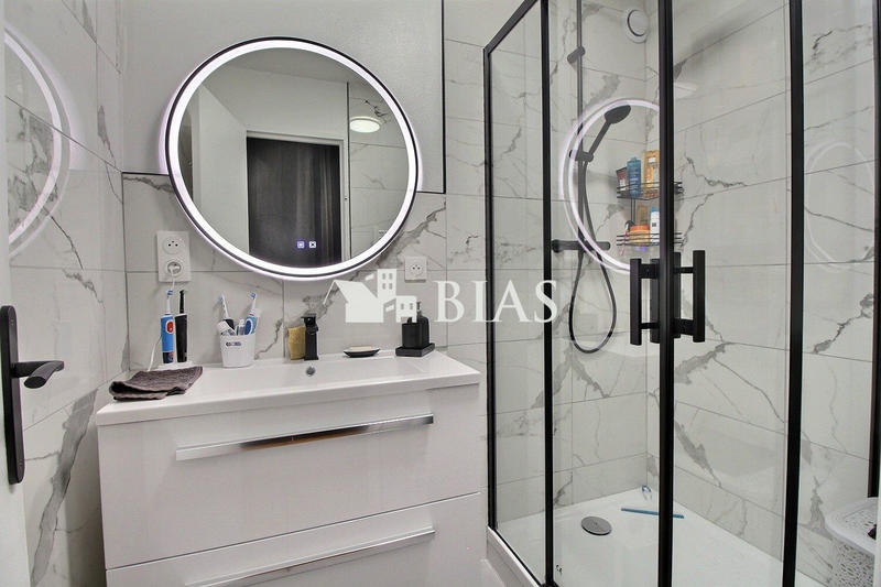 Appartement - 85 m² - 5 pièces