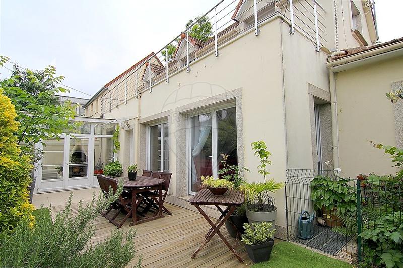 Maison - 135 m² - 10 pièces