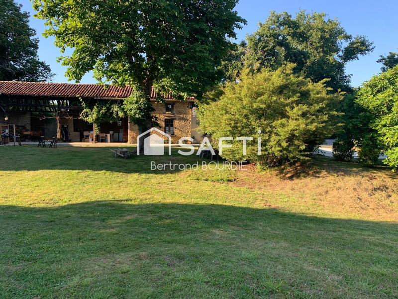 Maison - 470 m² - 20 pièces