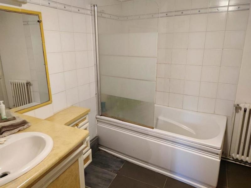 Maison - 220 m² - 8 pièces