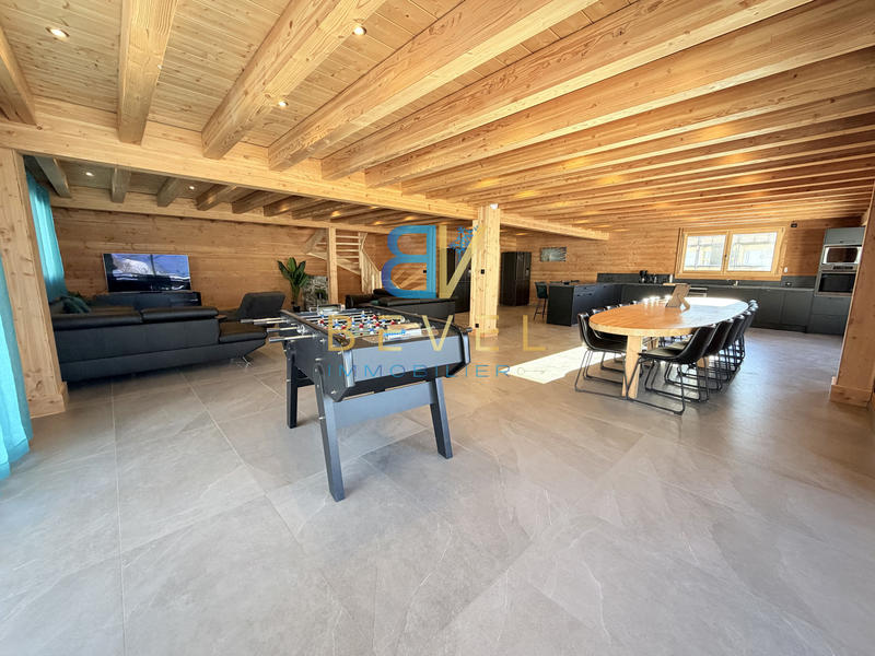 Châlet - 339 m² - 10 pièces