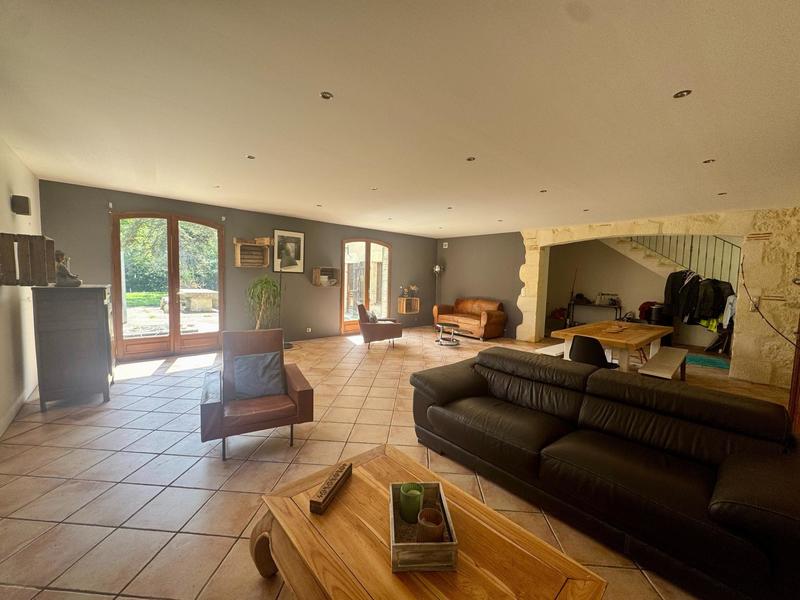 Maison - 206 m² - 7 pièces