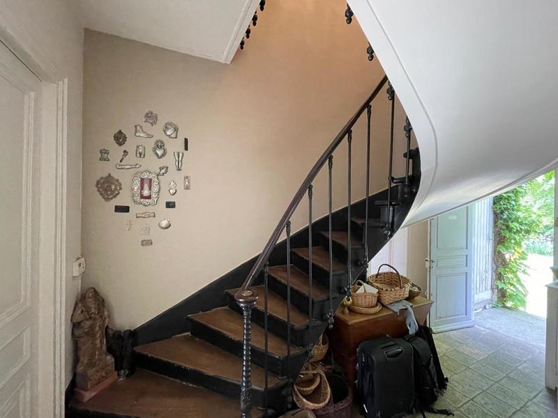 Maison - 270 m² - 5 pièces