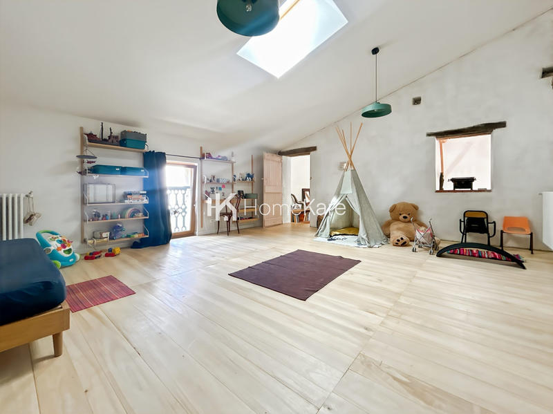 Maison - 435 m² - 10 pièces