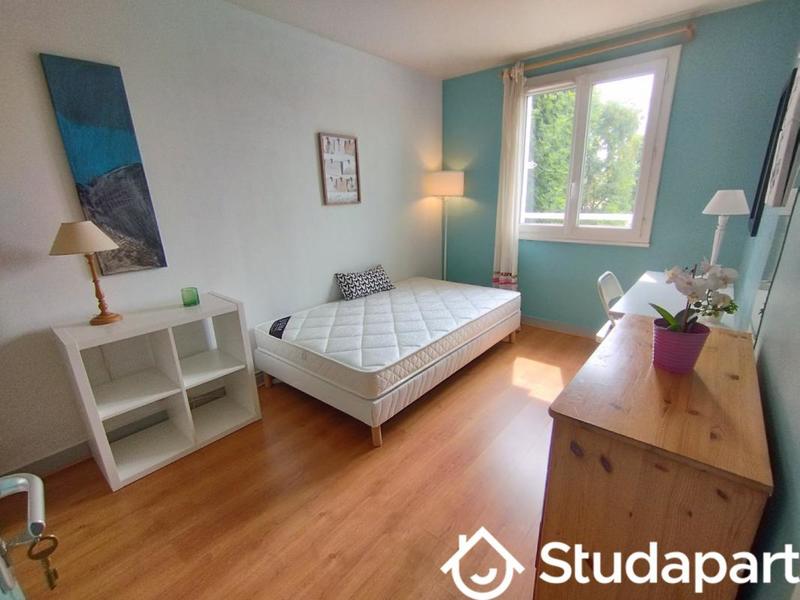 Chambre - 10 m² - 1 pièce