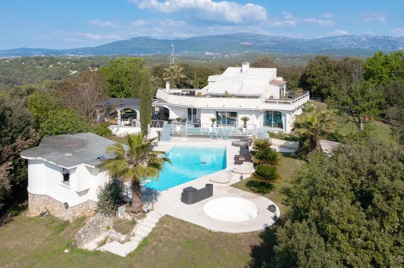 Villa - 630 m² - 10 pièces