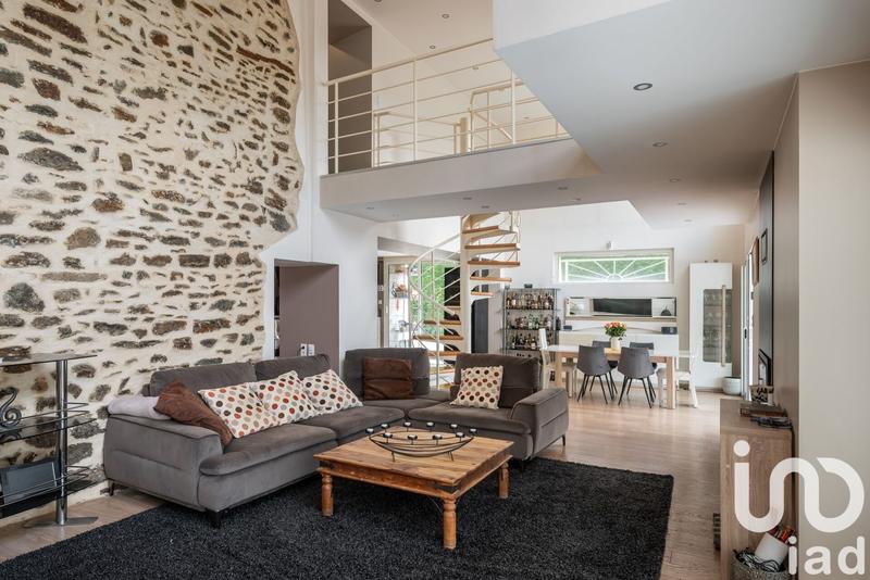 Maison - 249 m² - 6 pièces