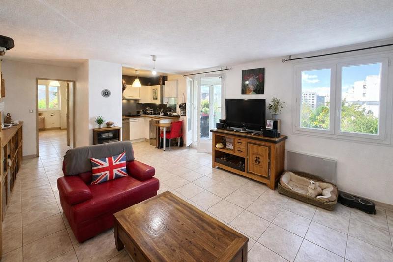 Appartement - 77 m² - 4 pièces