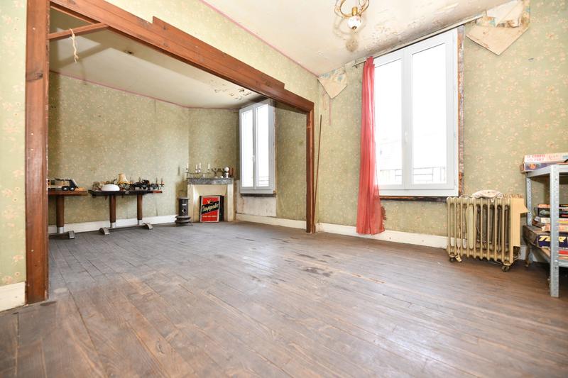 Maison - 220 m² - 10 pièces