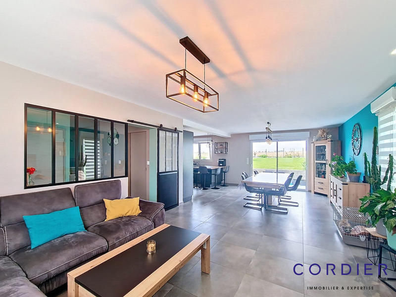 Maison - 121 m² - 6 pièces